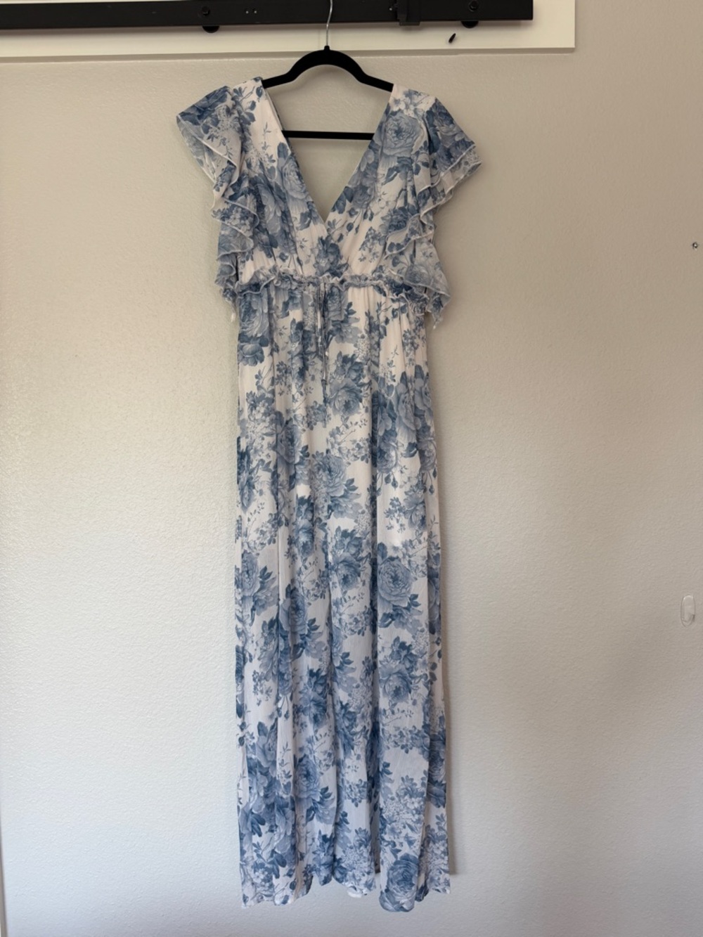 Peach Love California Blue and White Floral Maxi Dress